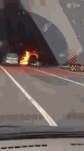 60932c8df658bb6731d1c9ce53d30683.gif